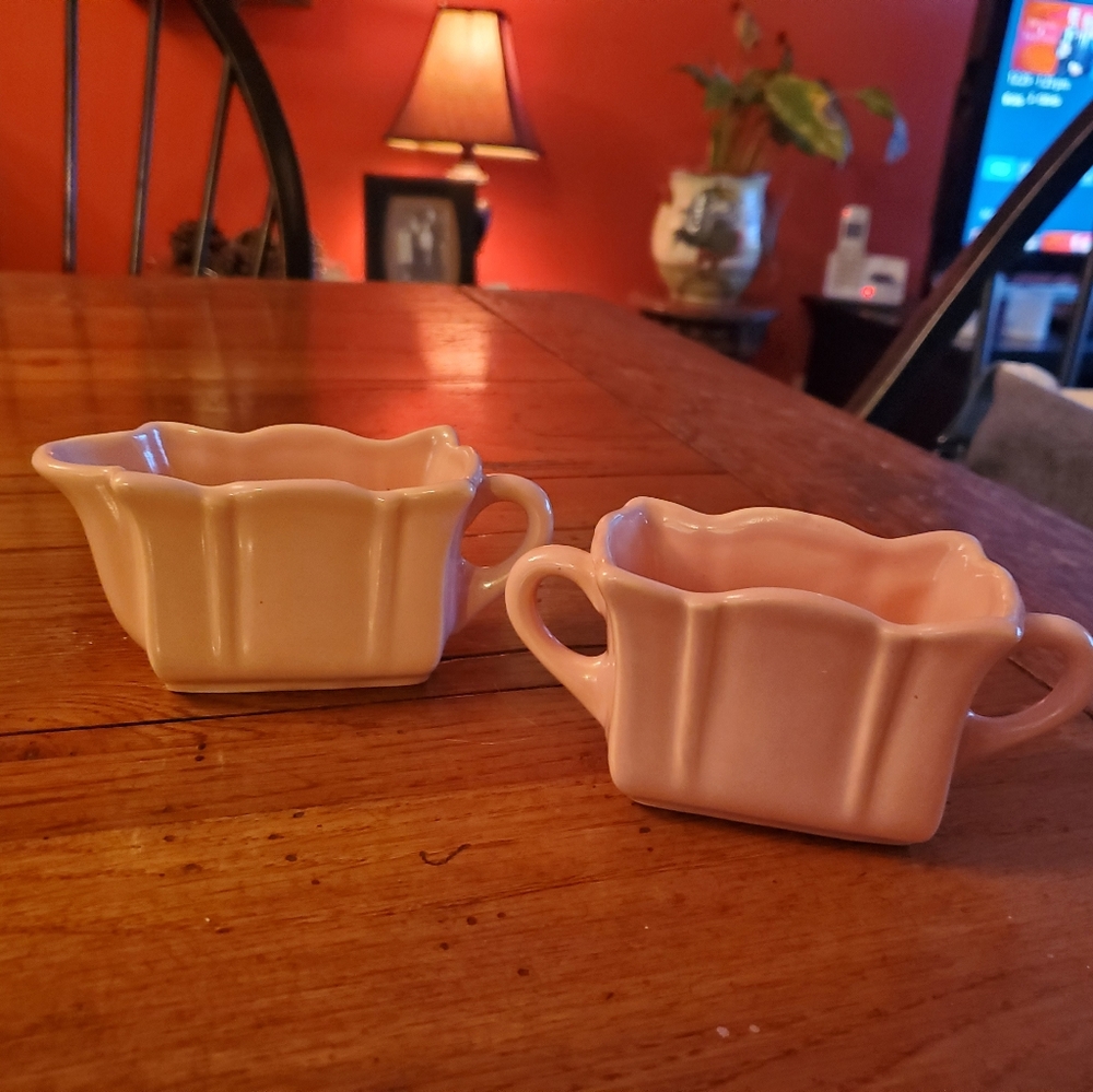 Vintage USA pottery Sugar / Creamer Set